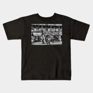 London, Westminster, Coventry Street, Souvenir Shops Kids T-Shirt